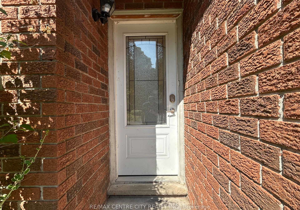 67-walmer-gardens-london-north-ontario-x13606290
