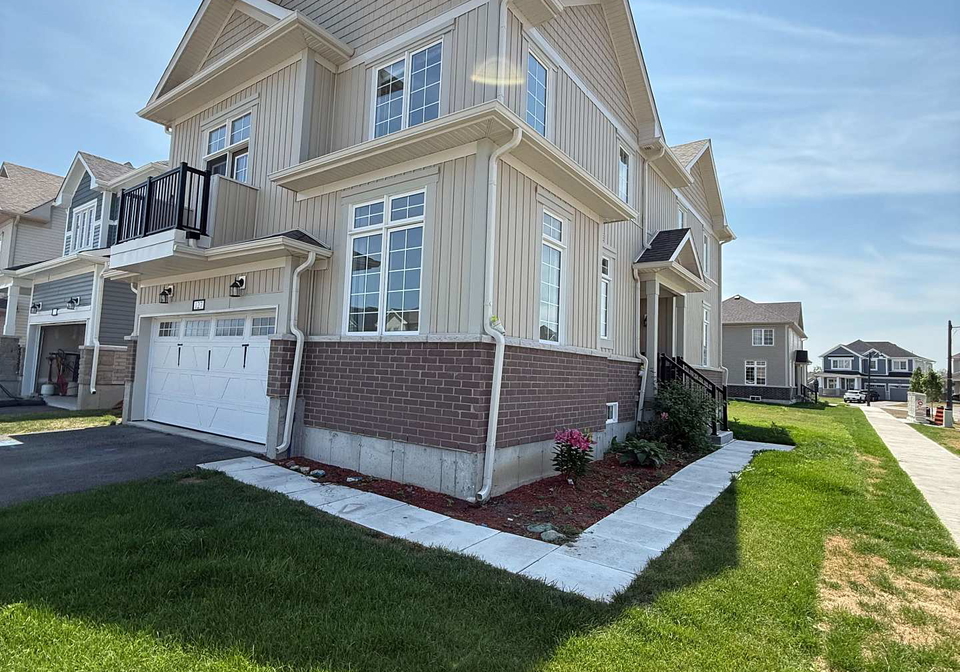 127-oakmont-drive-loyalist-ontario-x13606914