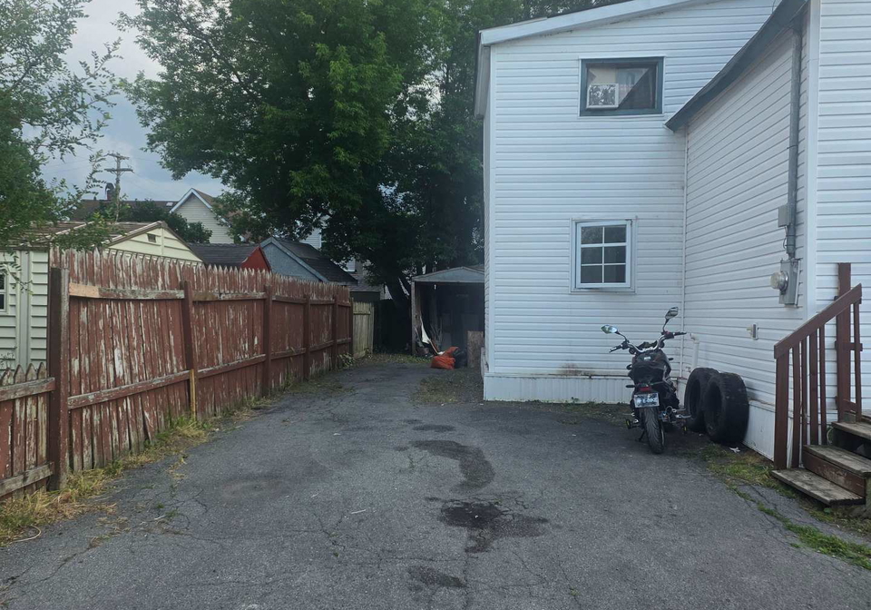 512-first-street-w-cornwall-ontario-x13607144