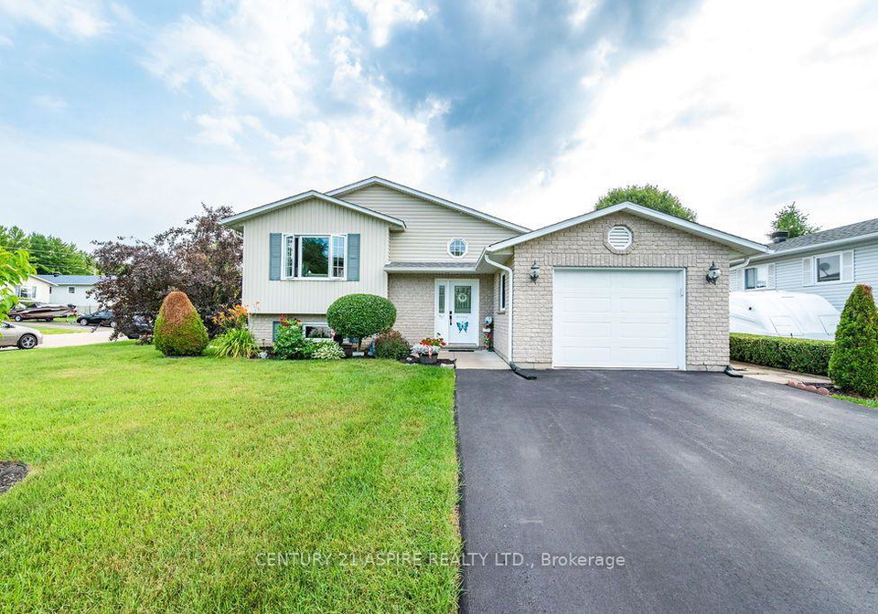 3-highland-park-drive-petawawa-ontario-x13607504