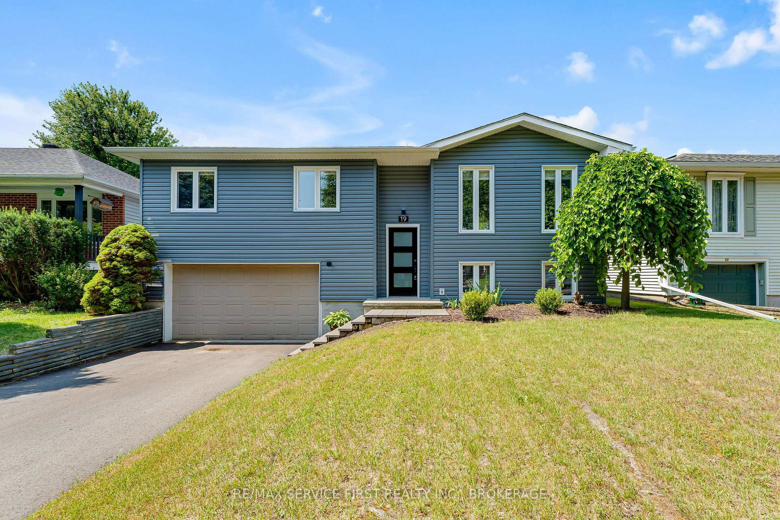 19-heritage-drive-loyalist-ontario-x13607744