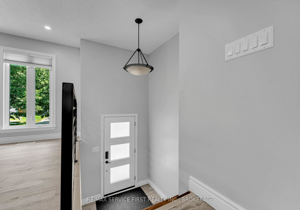 19-heritage-drive-loyalist-ontario-x13607744