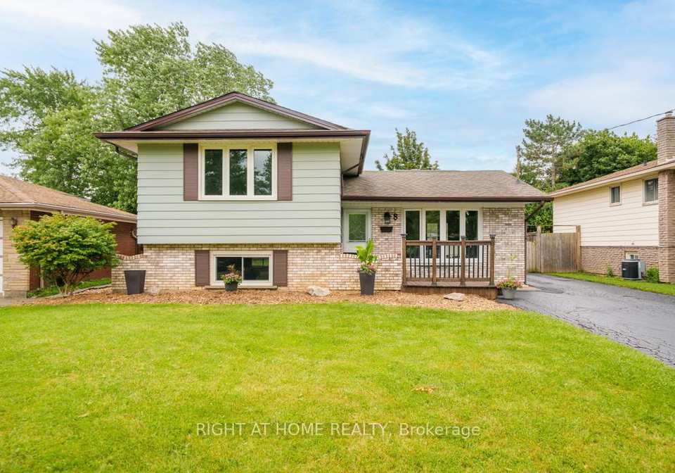 8-acadia-crescent-st-catharines-ontario-x13608178