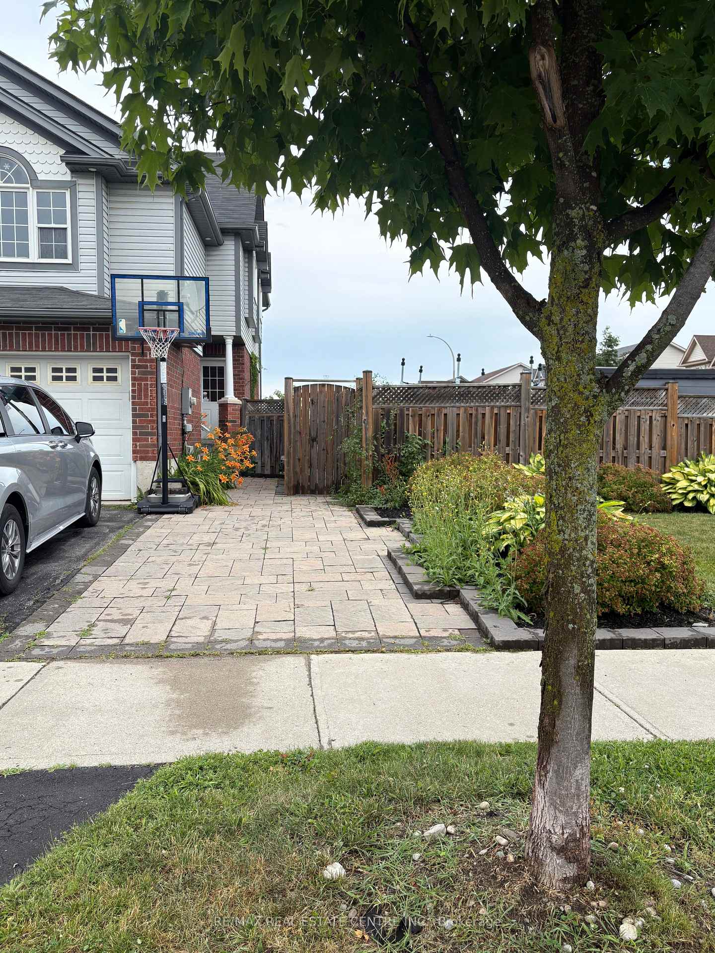 2-sophia-crescent-kitchener-ontario-x13608298
