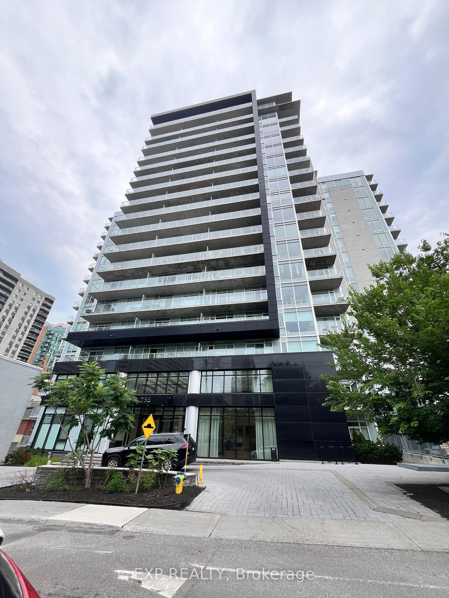 255-bay-street-ottawa-ontario-x13608714