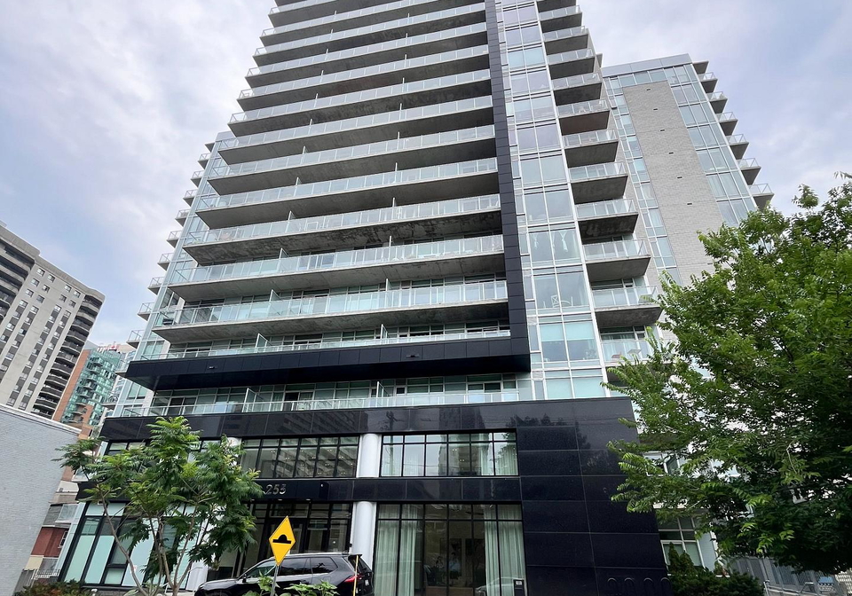 255-bay-street-ottawa-ontario-x13608714