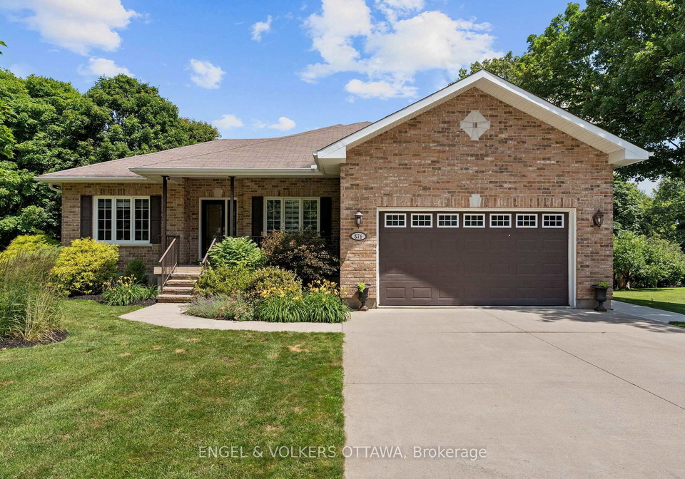 876-center-street-mcnabbraeside-ontario-x13608840