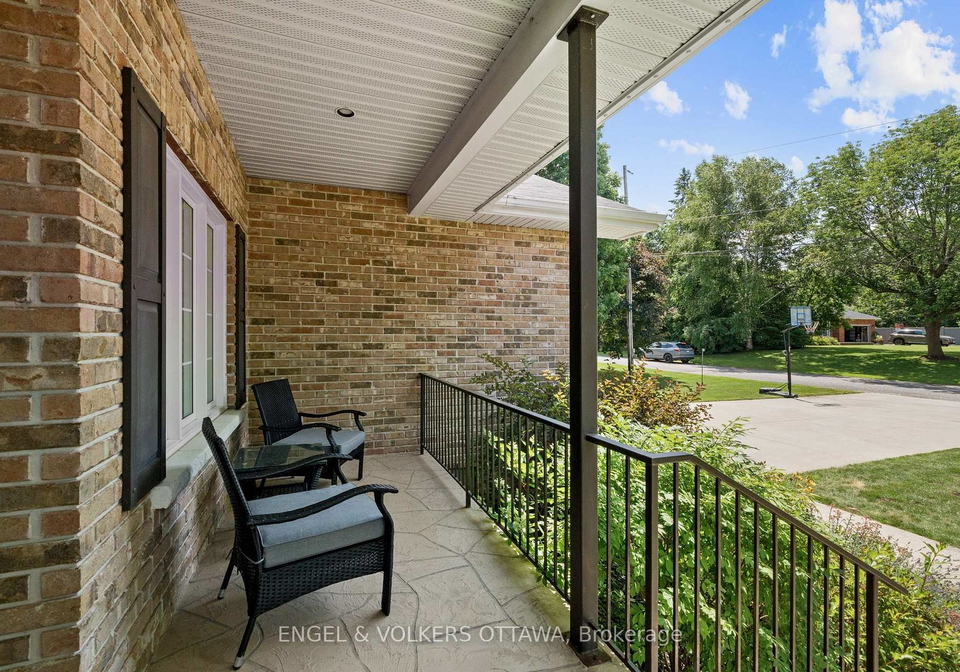 876-center-street-mcnabbraeside-ontario-x13608840