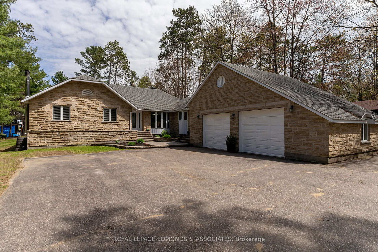 39-selley-street-petawawa-ontario-x13608886