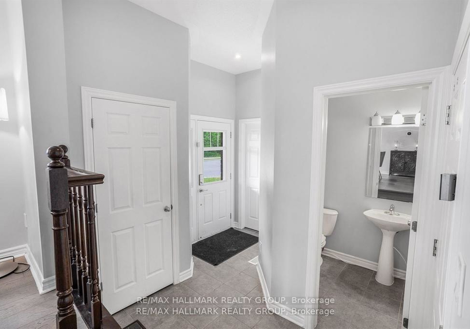 100-lerta-way-ottawa-ontario-x13609128