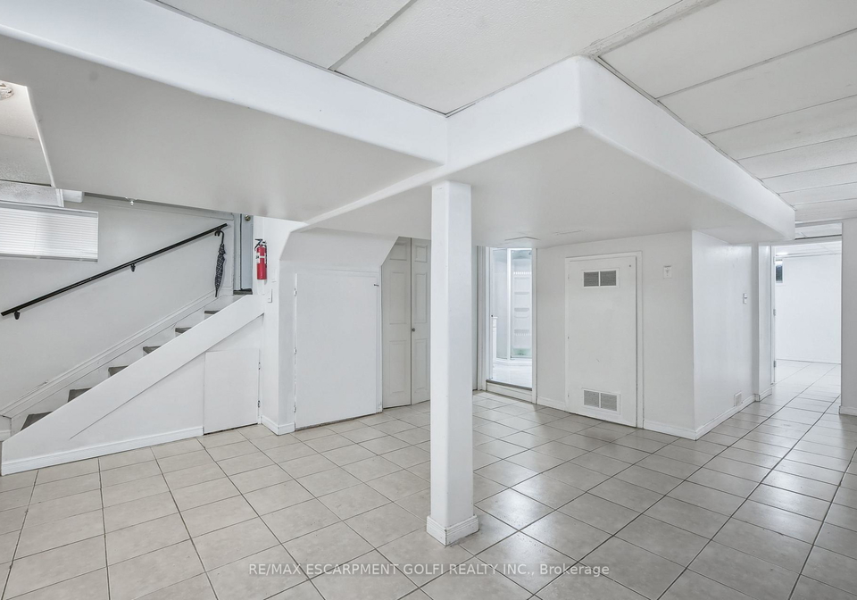 4989-willmott-street-niagara-falls-ontario-x13609254