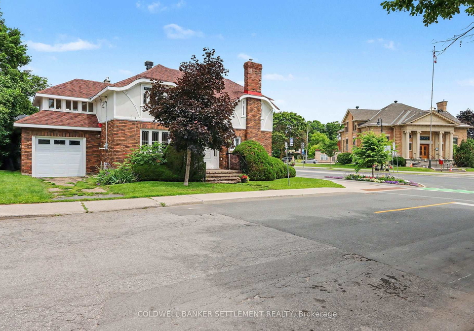 2-gladstone-avenue-smiths-falls-ontario-x13609282