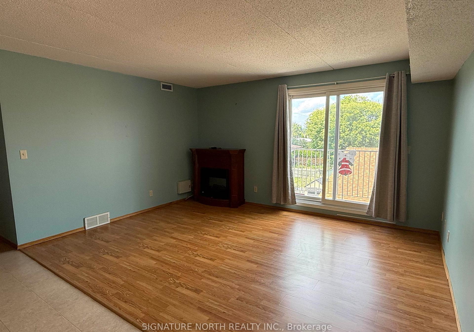 235-leland-avenue-s-thunder-bay-ontario-x13609970