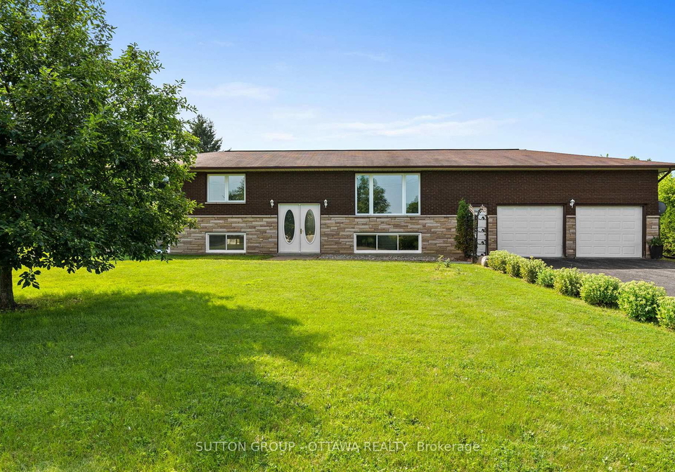 77-main-street-north-dundas-ontario-x13610066