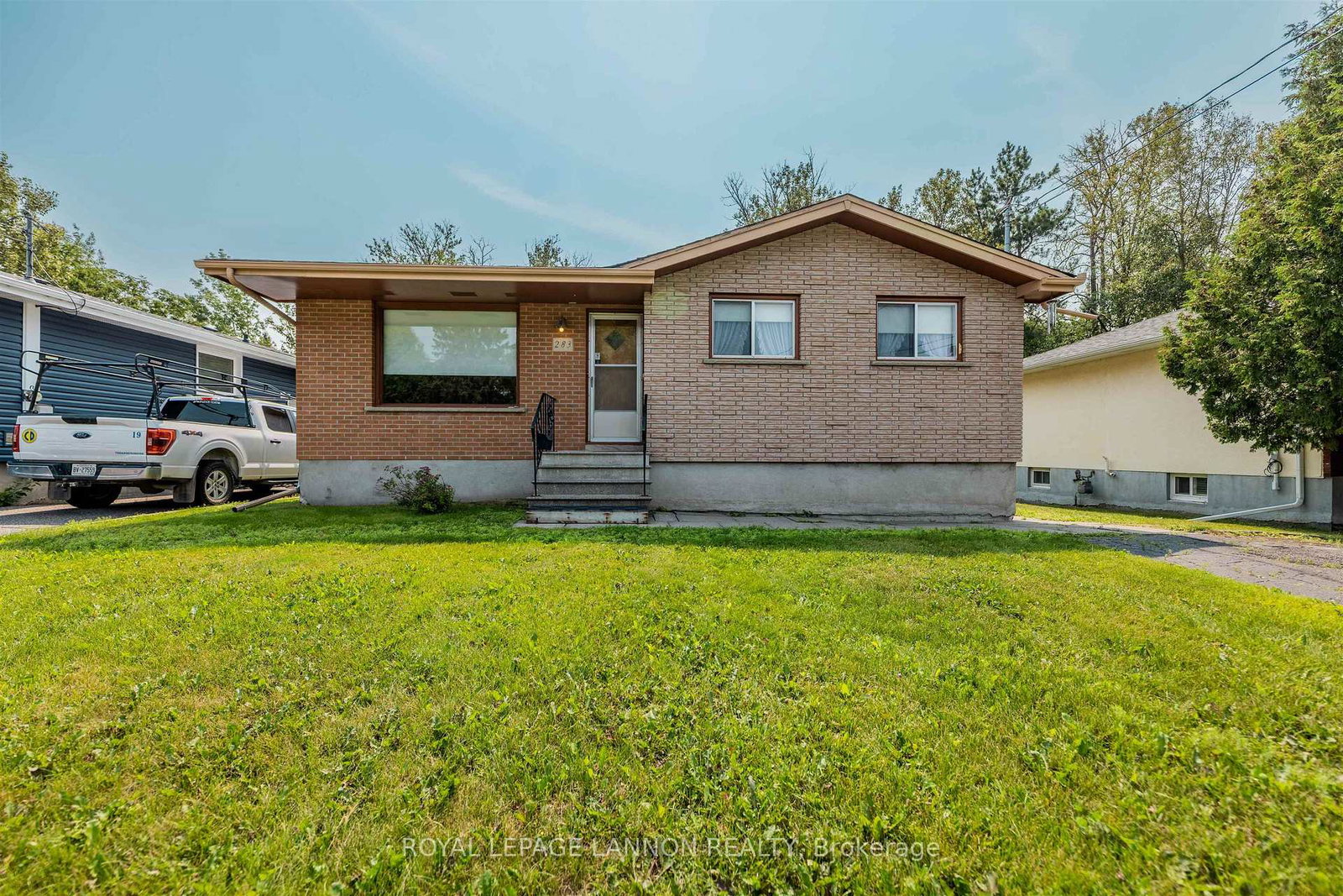 283-carl-avenue-e-thunder-bay-ontario-x13610236