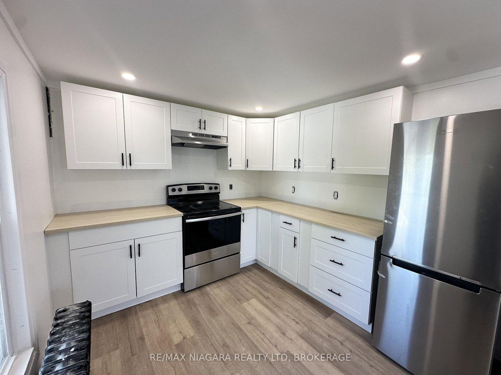 94-crowland-avenue-welland-ontario-x13610246