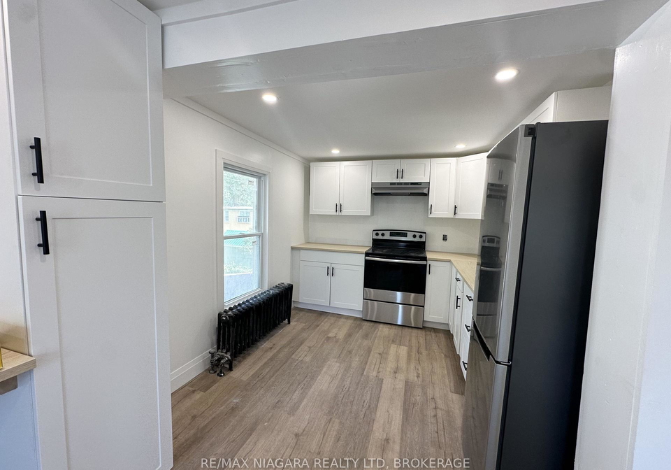 94-crowland-avenue-welland-ontario-x13610246