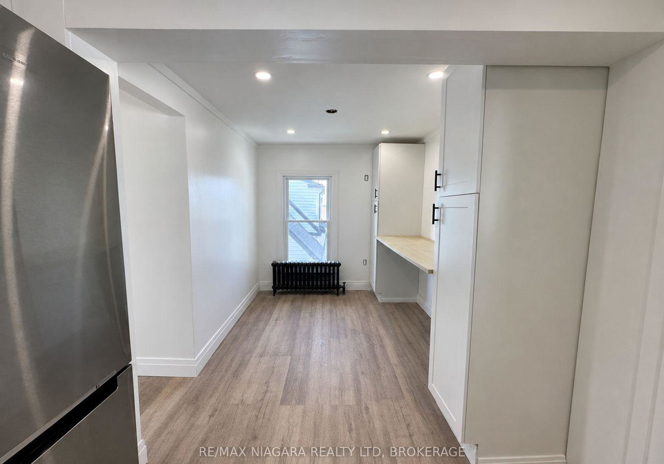94-crowland-avenue-welland-ontario-x13610246