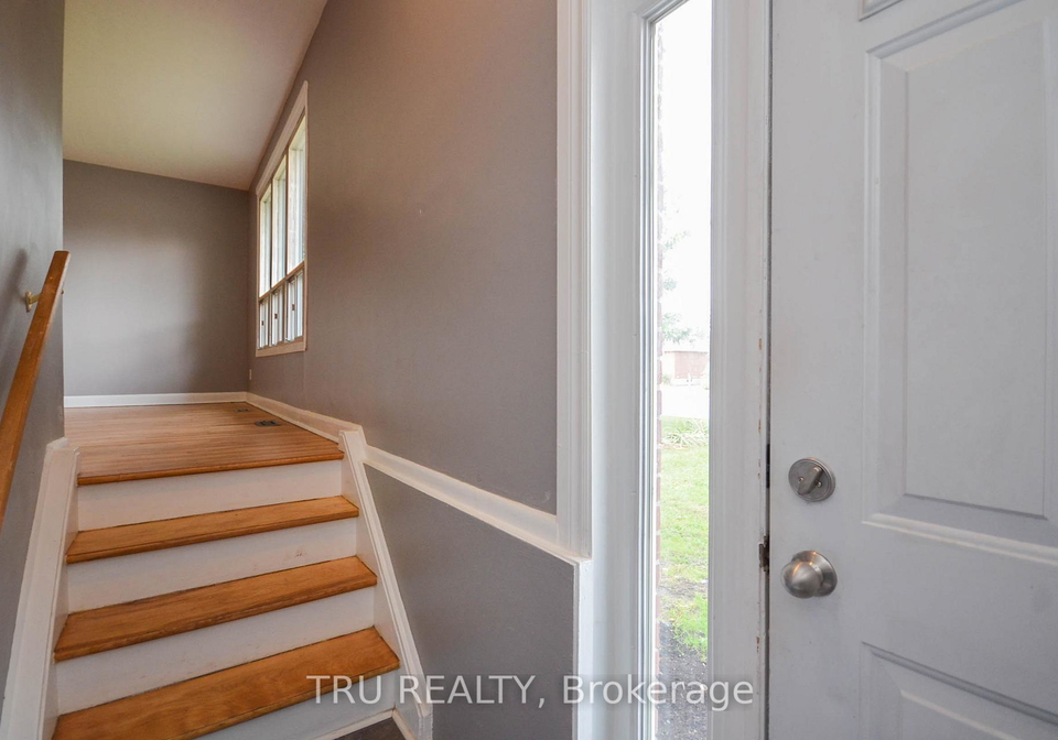2428-iris-street-ottawa-ontario-x13610486