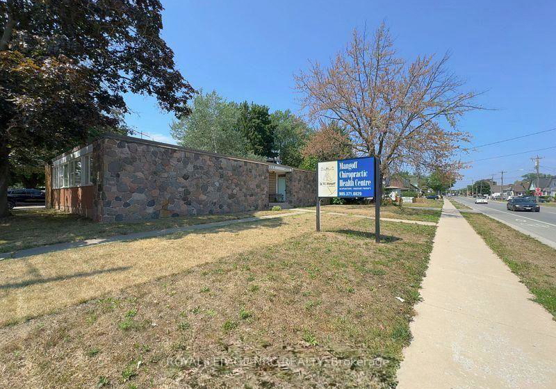 42134207-42134207-drummond-road-niagara-falls-ontario-x13610550