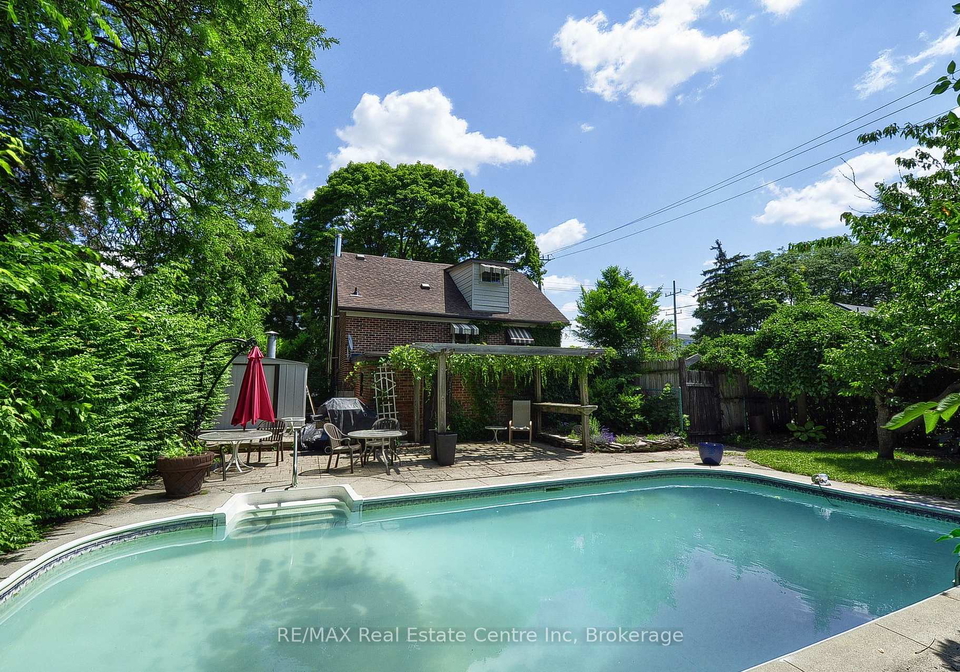 285-albert-street-w-waterloo-ontario-x13610856