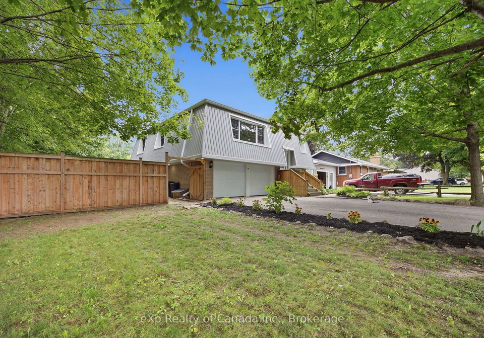 18-queen-street-w-norwich-ontario-x13610940