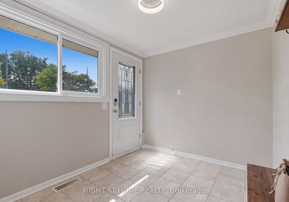 2346-edwin-crescent-ottawa-ontario-x13611094