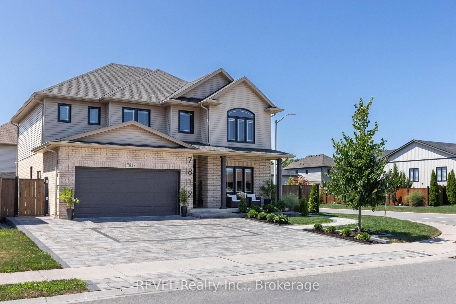 7819-pender-street-niagara-falls-ontario-x13611454