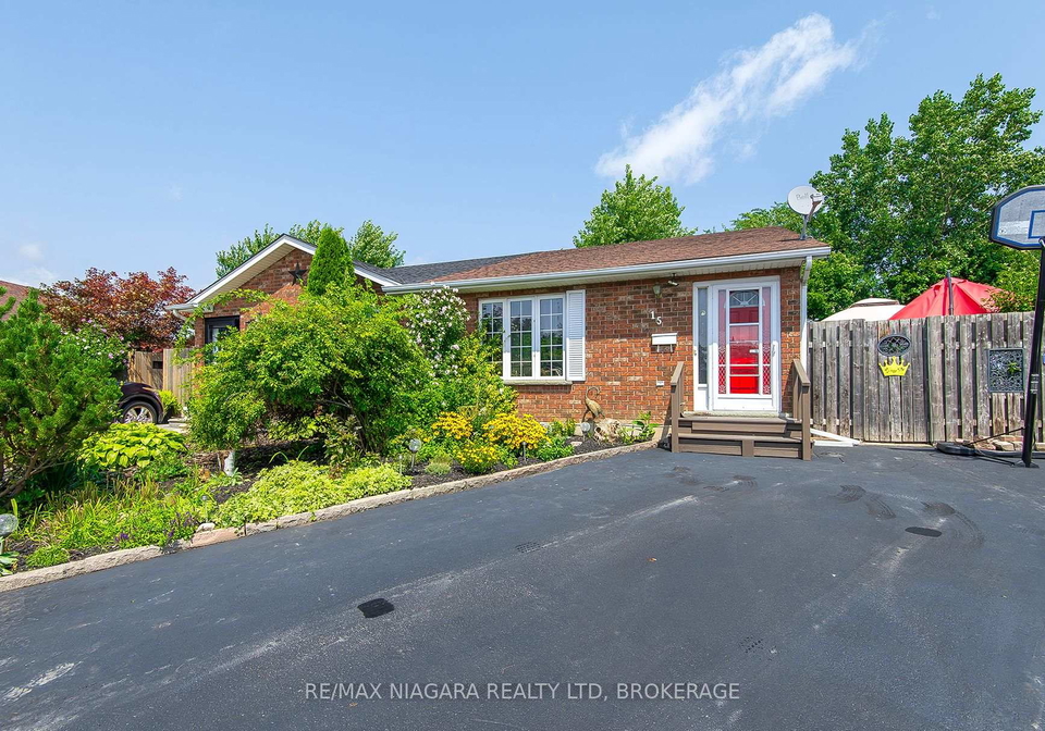 15-marc-court-welland-ontario-x13611518