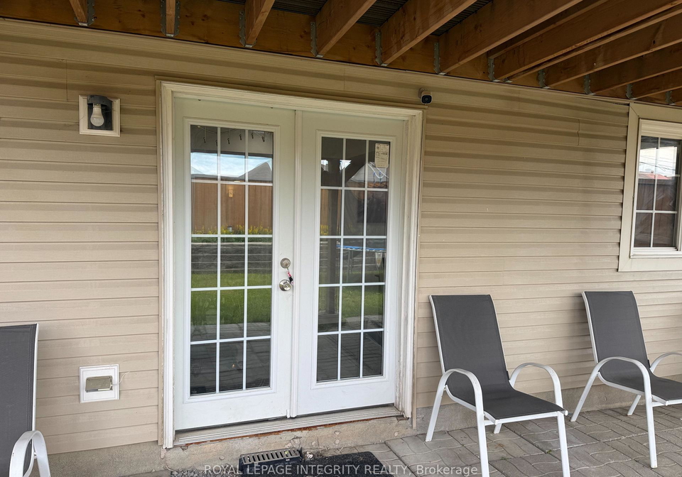 219-lucinda-crescent-ottawa-ontario-x13611576