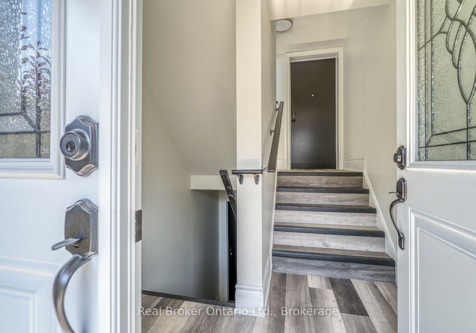 220-caroline-street-s-hamilton-ontario-x13611604