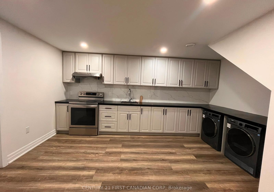 3629-earlston-cross-london-south-ontario-x13611782