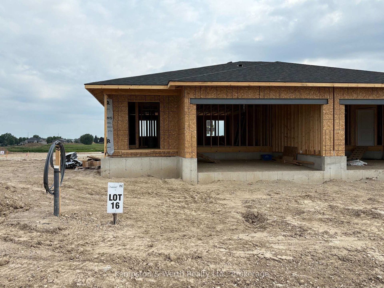 379-featherstone-street-e-north-perth-ontario-x13611804