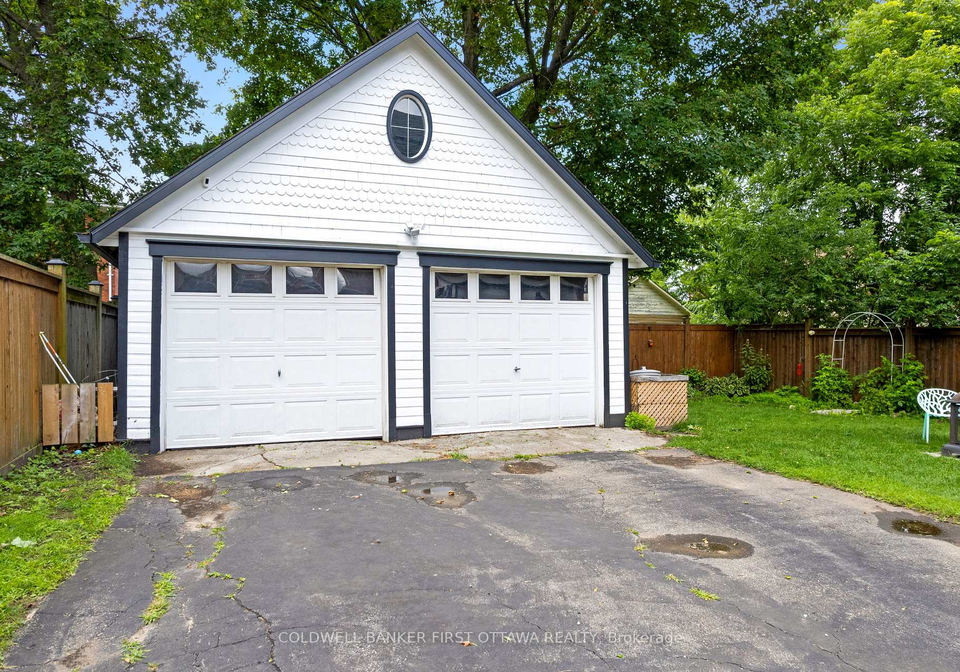 20-mcewen-avenue-smiths-falls-ontario-x13611938