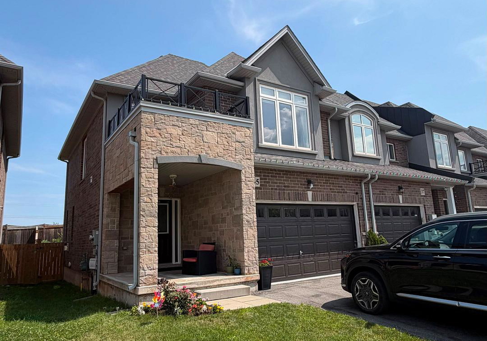35-pinot-crescent-hamilton-ontario-x13612114