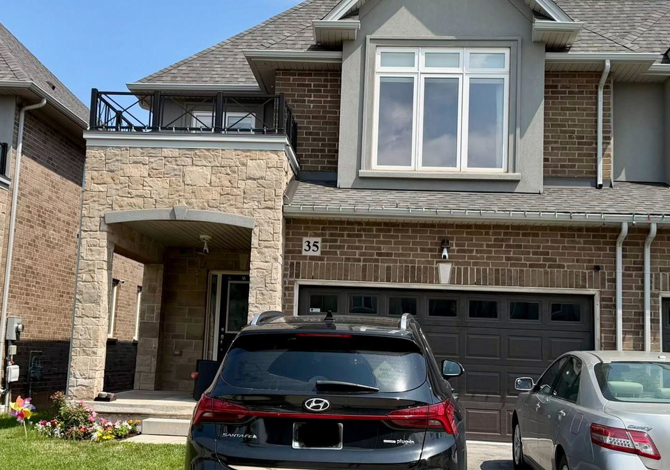 35-pinot-crescent-hamilton-ontario-x13612114