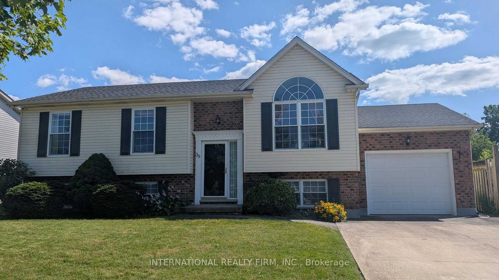 38-windle-village-crescent-thorold-ontario-x13612210
