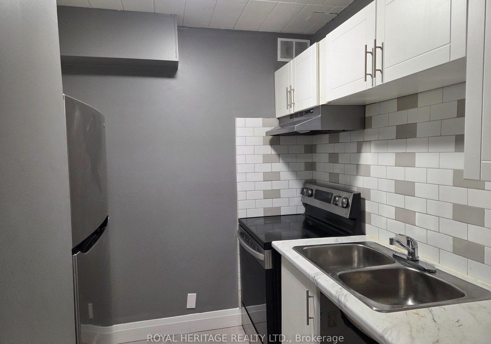 8800-willoughby-drive-niagara-falls-ontario-x13612528