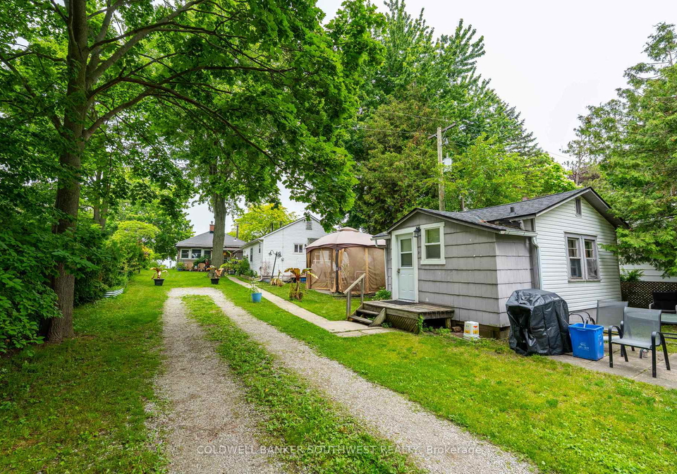 6288-spruce-street-lambton-shores-ontario-x13612586