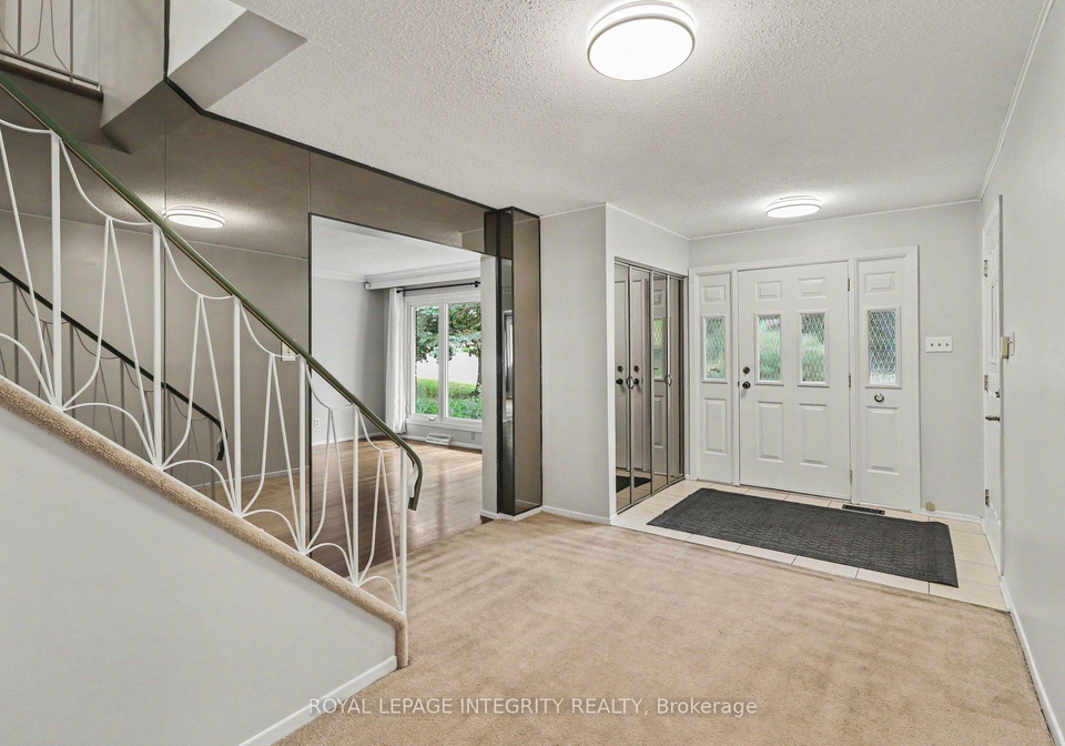 1291-lampman-crescent-ottawa-ontario-x13612950