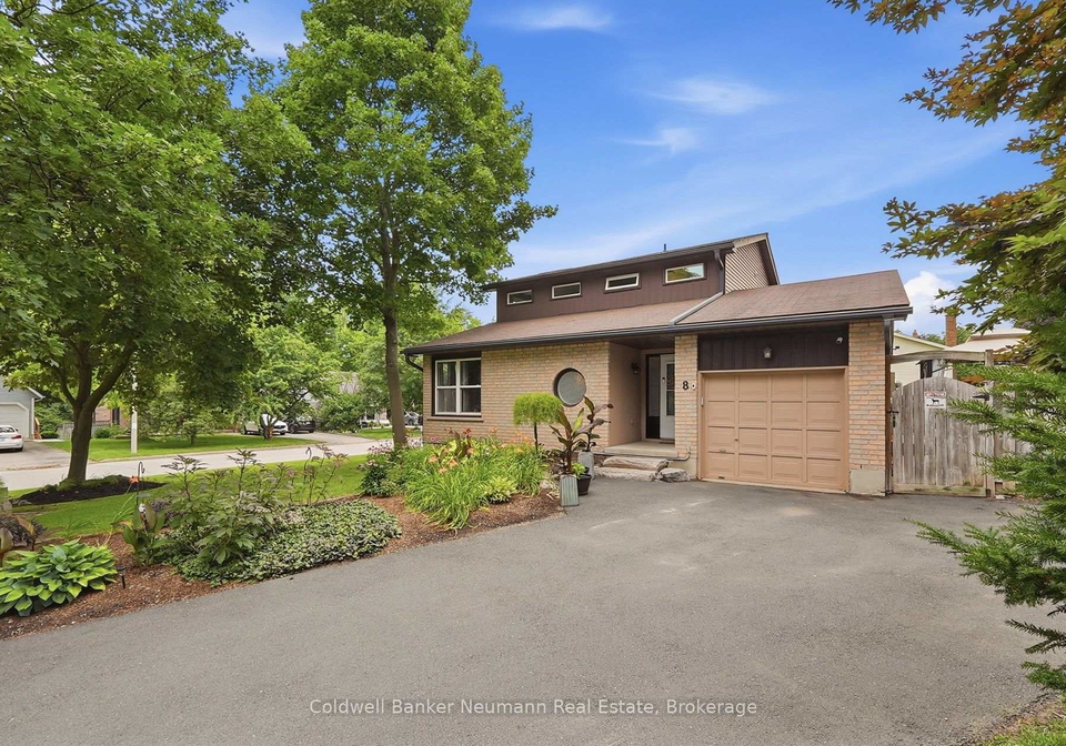 8-pickwick-place-guelph-ontario-x13613420