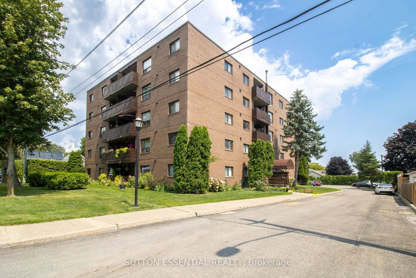 95-windsor-drive-brockville-ontario-x13613880