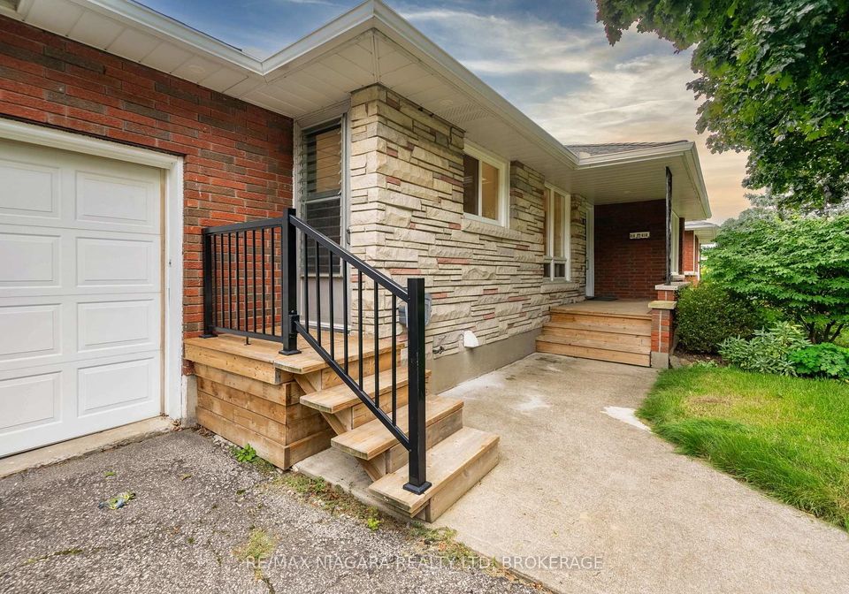 15-springbank-drive-st-catharines-ontario-x13614000