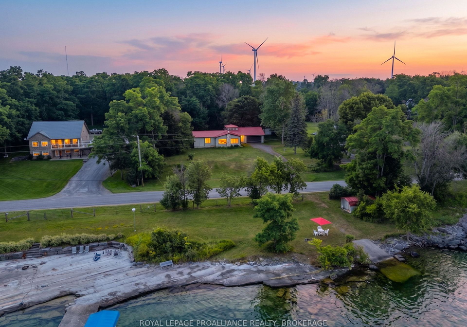 1039-96-highway-frontenac-islands-ontario-x13614136