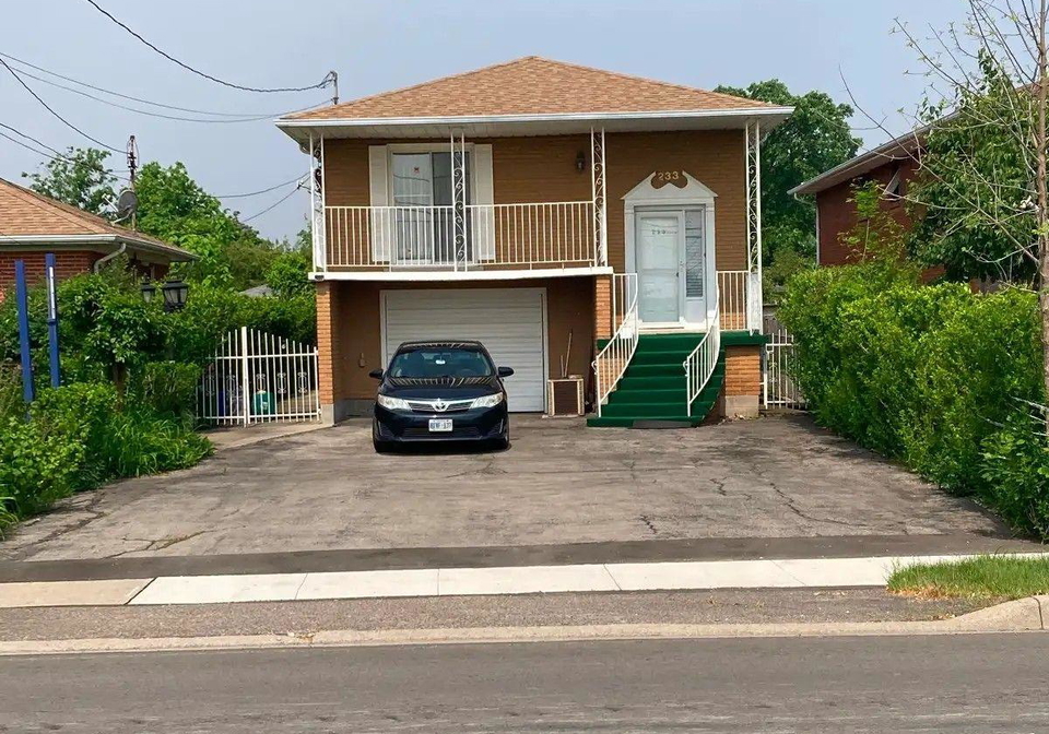 233-fruitland-road-hamilton-ontario-x13614216