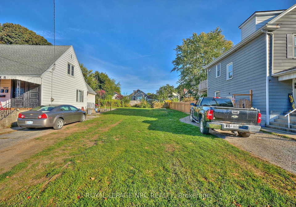 6437-barker-street-niagara-falls-ontario-x13614634