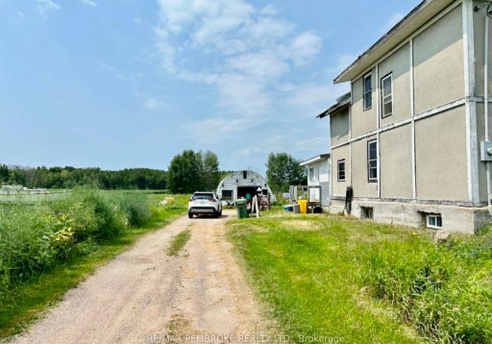 827-b-line-road-laurentian-valley-ontario-x13615302