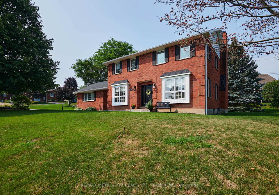 98-erindale-avenue-renfrew-ontario-x13615520