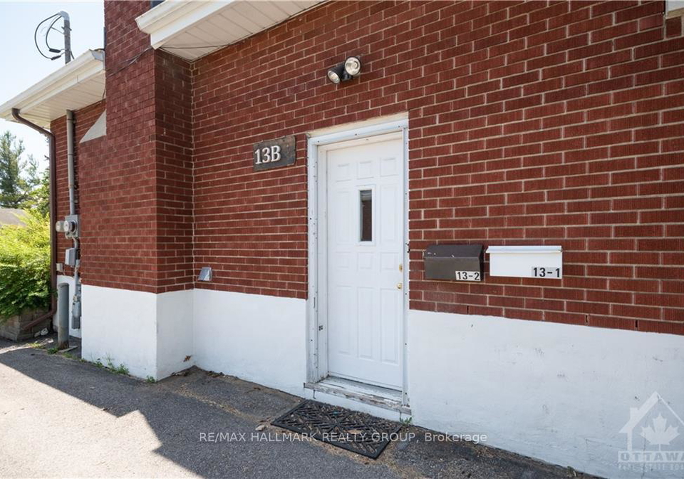 13-donna-street-ottawa-ontario-x13616164