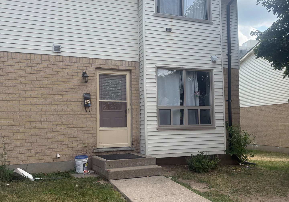 135-belmont-drive-london-south-ontario-x13616378